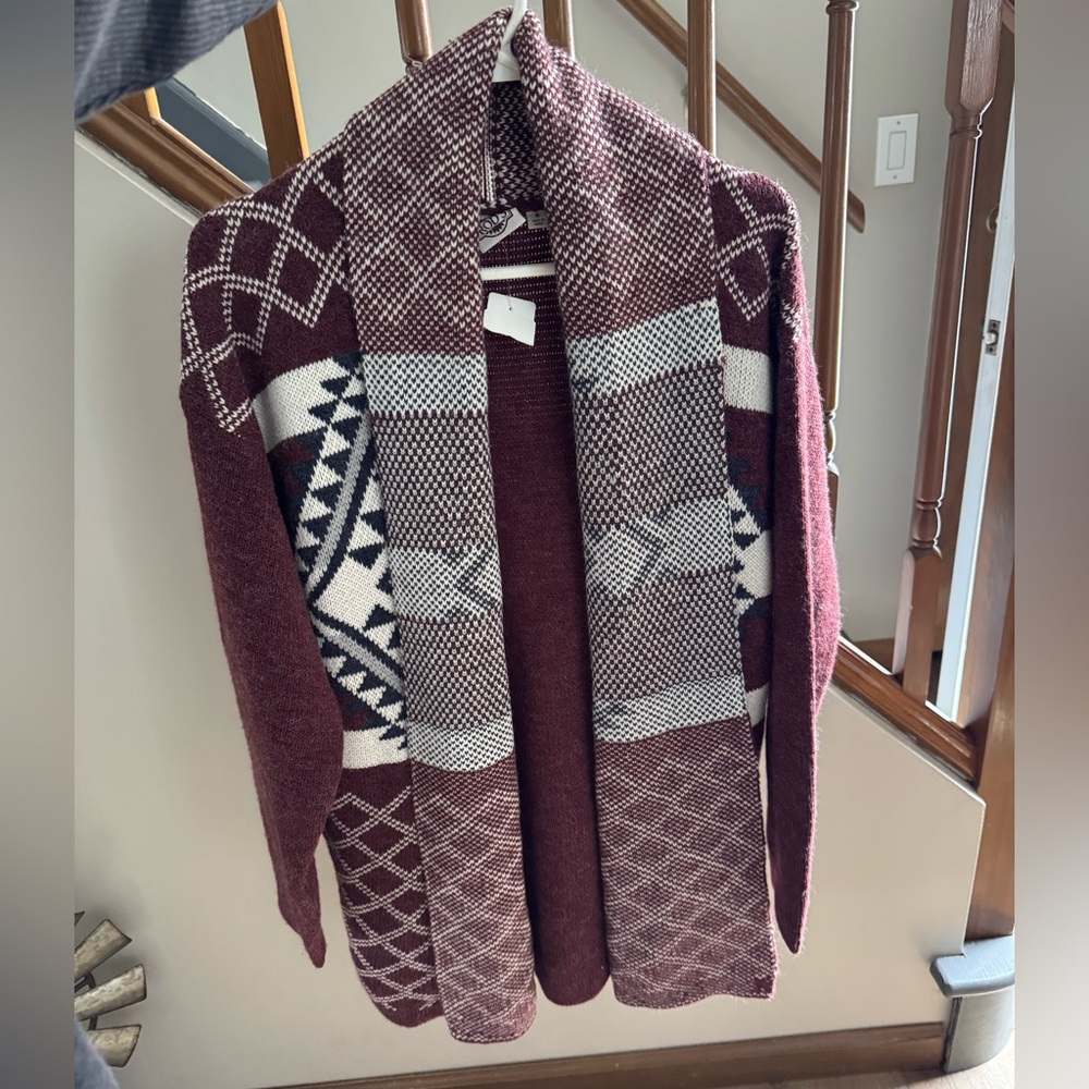 Burgundy Geometric Patterned Cardigan
